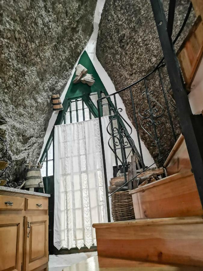 הוילה טראס דה בורו Casa Do Penedo Geres מראה חיצוני תמונה