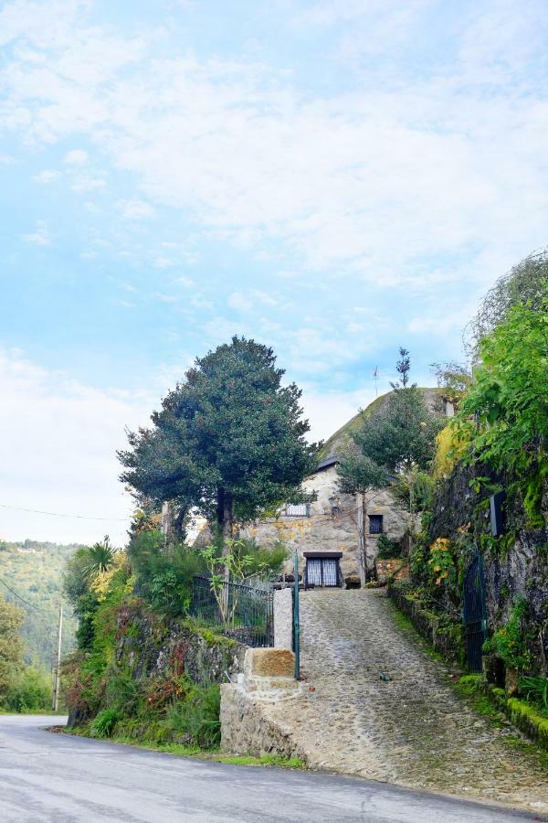 הוילה טראס דה בורו Casa Do Penedo Geres מראה חיצוני תמונה